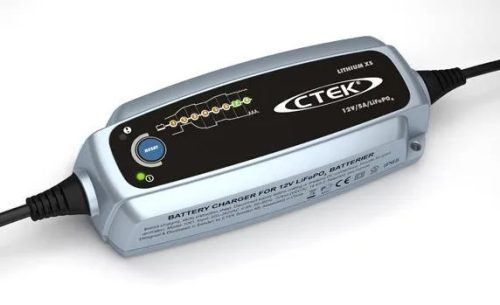 CTEK 56-899 akkumulátor töltő